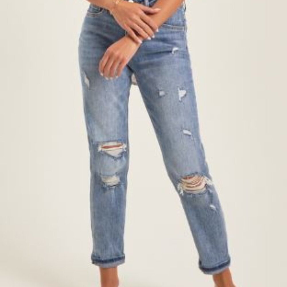 Rayla Mom Jeans in Medium Wash | Altar'd State 25